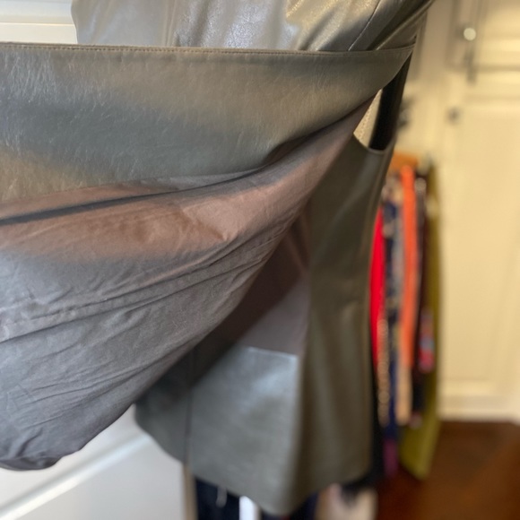 BCBGMAXAZRIA Cape Jacket Upas Faux Leather Olive Green.  Size S - Picture 7 of 9